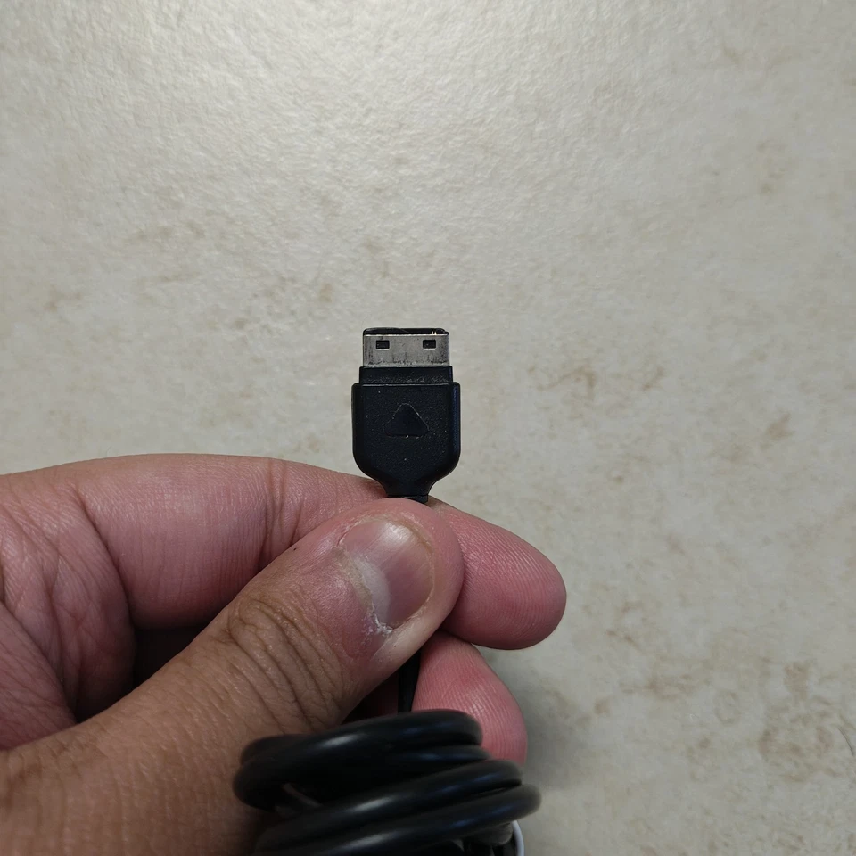 Samsung 20-pin ATADS30EBE 4.75V 0.55A Travel AC Charger - EU PLUG #2536 - Image 3 of 4