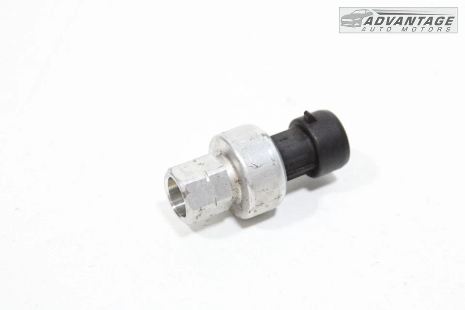 Chevrolet Blazer 2019-2024 aire acondicionado refrigerante sensor de presión OEM Foto 3 de 4