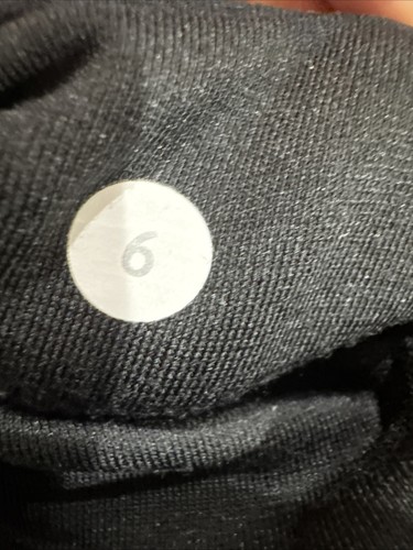 Pantalones cortos de yoga Lululemon para mujer talla 6 negros con ranura - Imagen 4 de 4