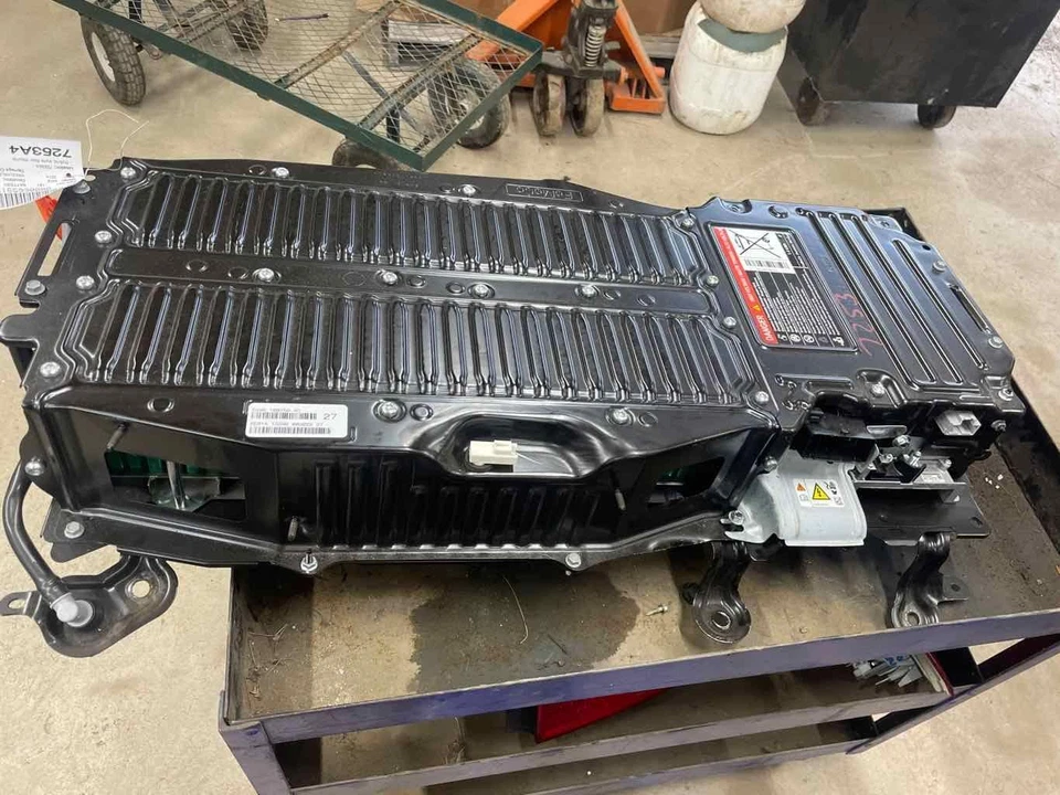 14 LINCOLN MKZ Battery - Image 4 of 4