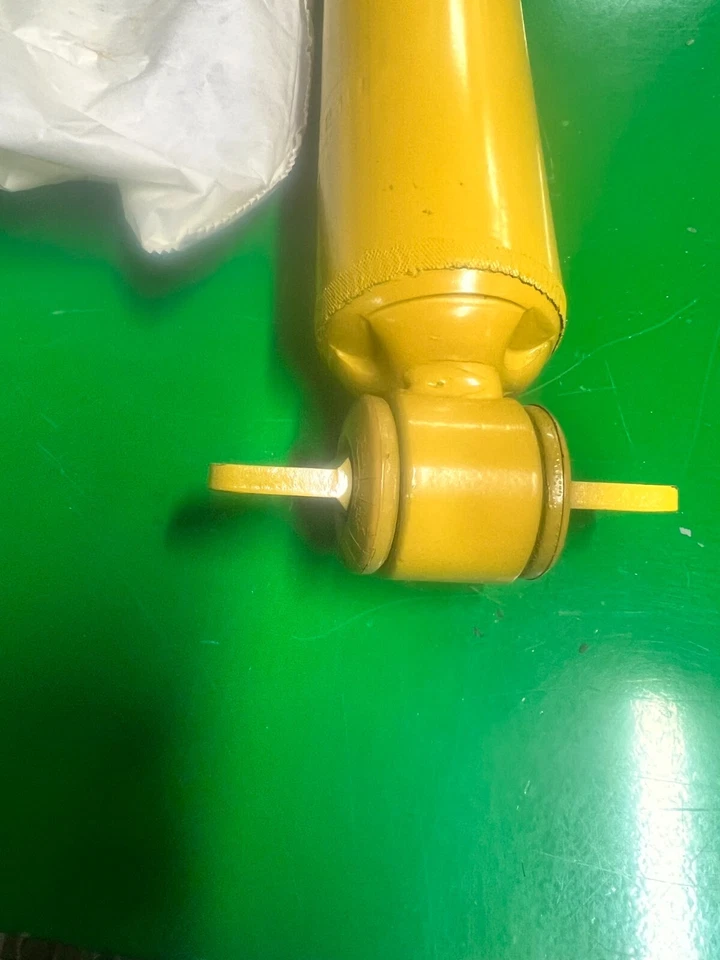 LOTE DE 2 AMORTIGUADORES NAPA 76741 FIT Chevy GMC C1500 C2500 C3500 Tahoe Yukon Foto 3 de 4