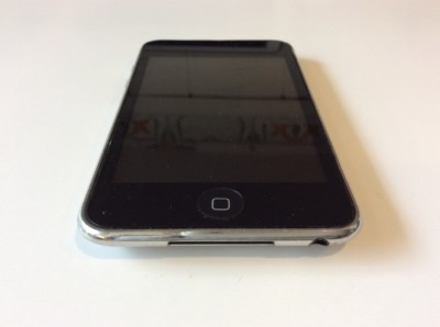 Apple iPod touch 2nd Generation Black (8 GB) - Good Working