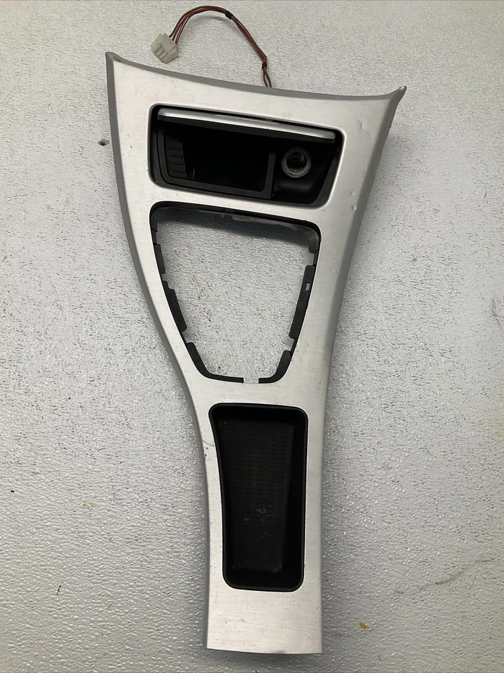 BMW 323i 2006-2008 sedán piso delantero consola inferior panel de moldura OEM 135415 Foto 2 de 4