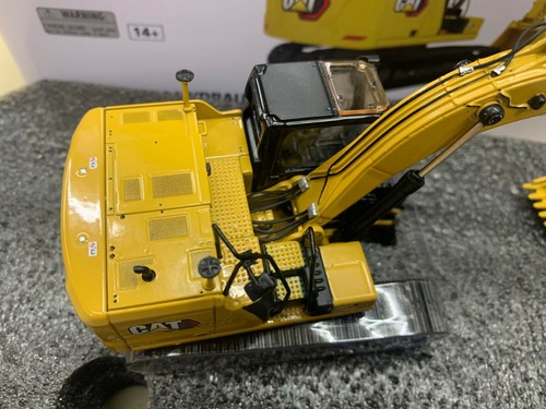 CAT 323 Hydraulic Excavator Next Generation Design With Work Tools 1/50 #85657 - Picture 7 of 8