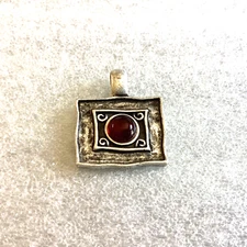 NWOT Lia Sophia Bordeaux Slide Pendant