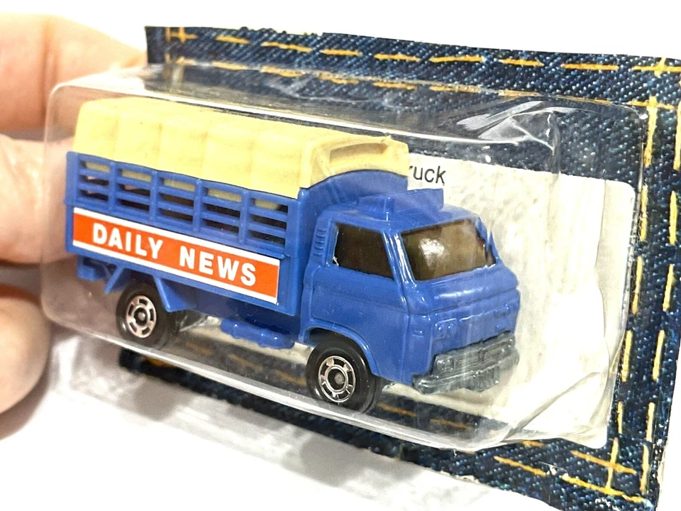Tomica Tomy Pocket Cars NISSAN CABALL DAILY Noticias - Tarjeta de corte Foto 3 de 4