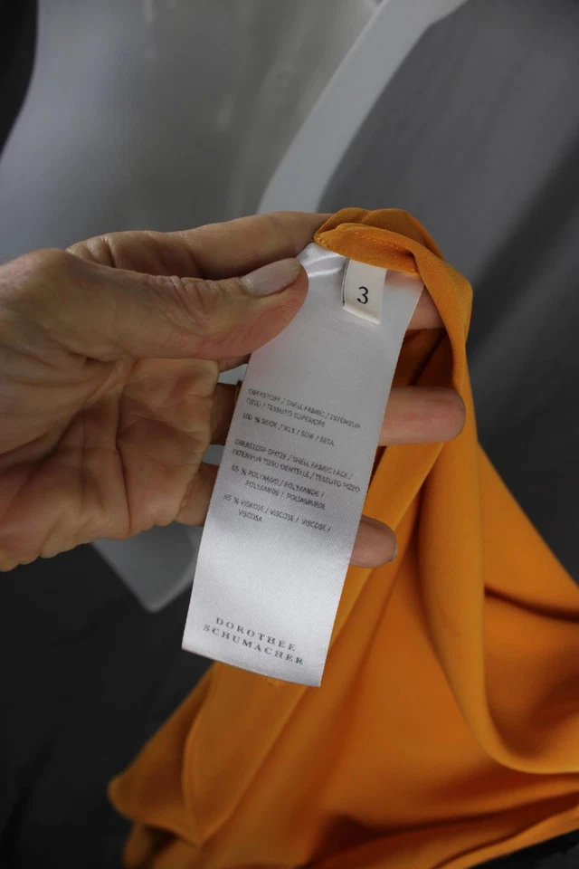 Camiseta Dorothee Schumacher feminina preta laranja renda de seda gola V 3 EUA 6 - Imagem 4 de 4