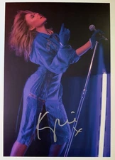 KYLIE MINOGUE Signed/Autographed 8.25x11.25 Photograph Print