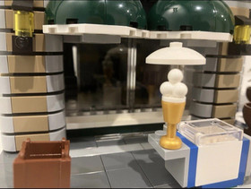 Lego Grand Emporium 10211 Modular Building 100% Complete Creator Expert Set 2010