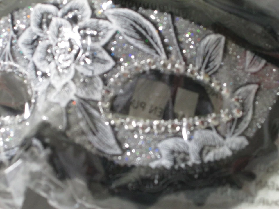 New with Tag - Masquerade Party Mask ( Color : Black & White ) - Image 2 of 2