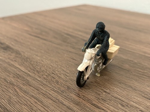 Matchbox Lesney #33-C Honda 750 Police Motorcycle - Picture 3 of 7