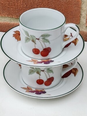 Royal Worcester Evesham Vale 2x Teetassen & Untertassen, 2er Set, Obstdruck, sehr guter Zustand