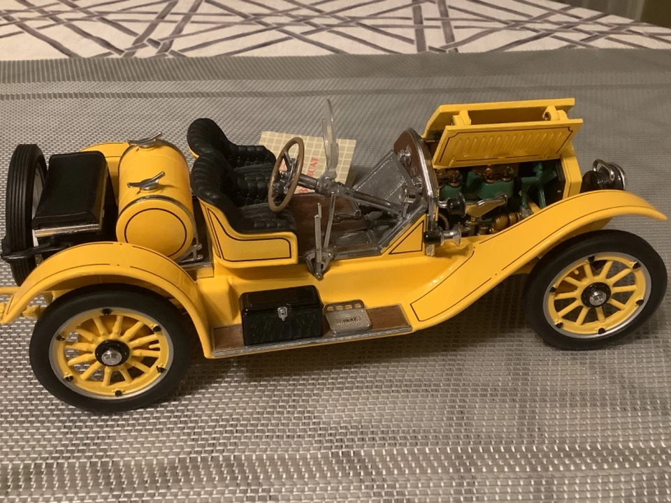 Franklin Mint 1915 Stutz Bearcat Roadster 1:24 - Image 4 of 4