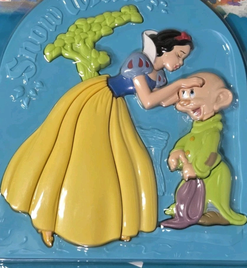 Large VINTAGE Disney's Snow White w/Dopey 3D Puzzle MATTEL NIP - Image 2 of 4