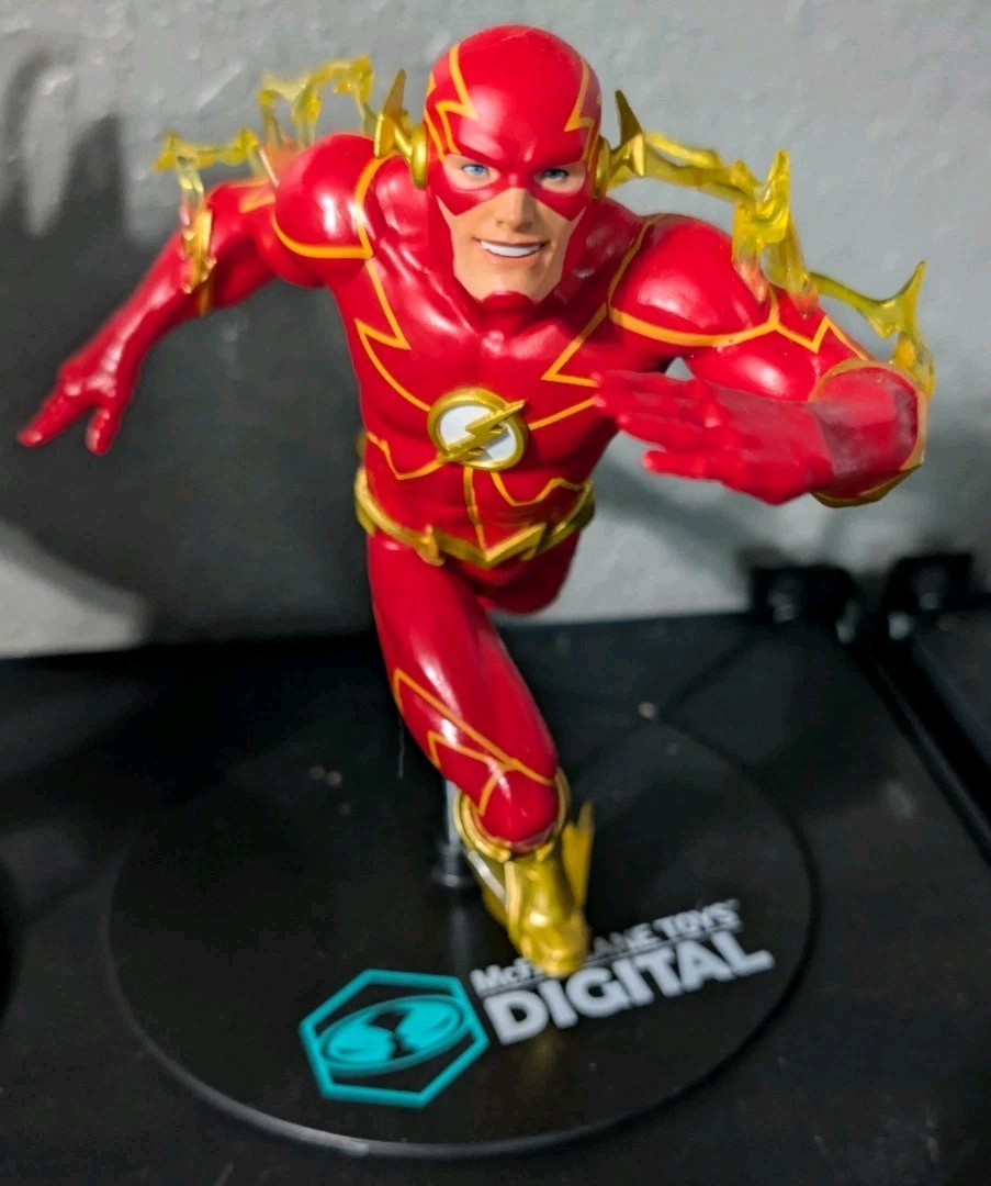 The Flash statue DC direct スタチュー Amazon.com: McFarlane Toys McFarland Toys - DC Direct The Flash by