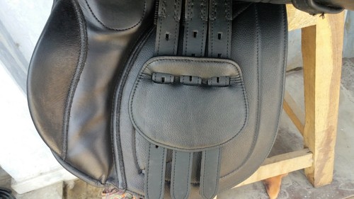 NEW ENGLISH All Purpose horse saddle 17 inches colour black - Picture 2 of 3