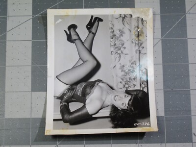 vtg pinup photo Bettie Page - original Irving Klaw private archive v3