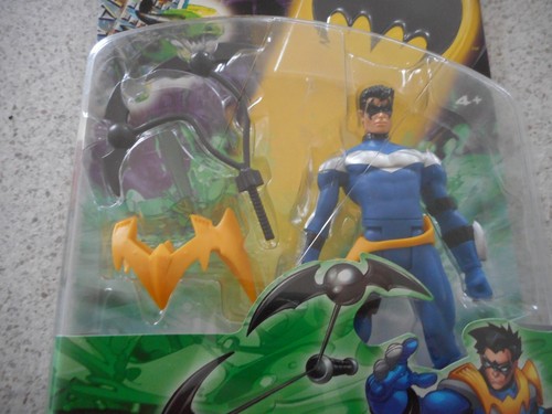 2004 MATTEL DC COMICS UNIVERSE BATMAN 6 INCH ACTION FIG SLING STRIKE NIGHTWING - Picture 2 of 11