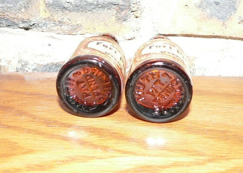 Vintage Fort Pitt Beer Advertising 3" Miniature Bottles Salt & Pepper Shaker Set - Picture 4 of 4