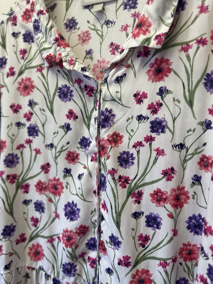 Blusa Mujer Dentro Talla 26 28 2X Floral 100% Rayón Abotonada Cuello Peplum Foto 3 de 4