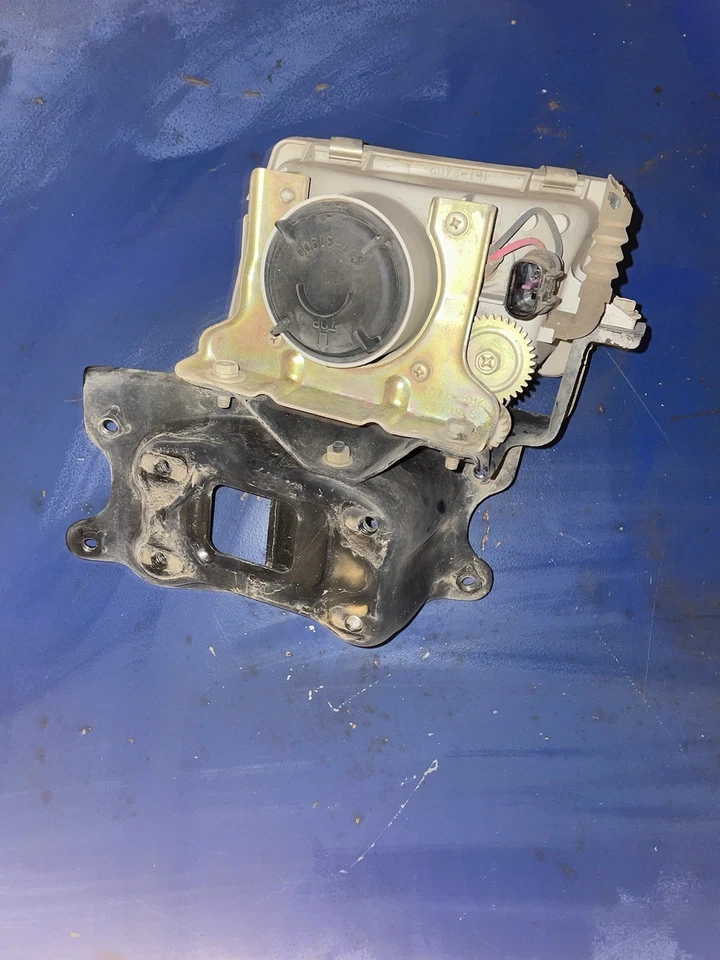 Противотуманные фары для правой стороны Mitsubishi 3000GT 1991-1993 OEM ПАССАЖИРСКИЕ - Изображение 2 из 2