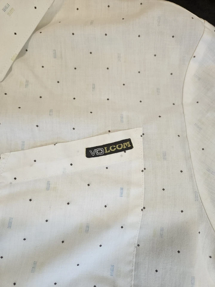 Volcom Men’s Short Sleeve Button-Up Shirt Small White Dot Pattern Casual Surf - Image 2 of 4