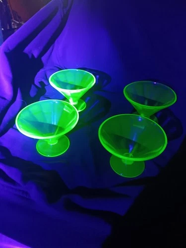 Federal Uranium Glass Dessert Sherbet Ice Cream Pedestal Dish Cups Set Of 4