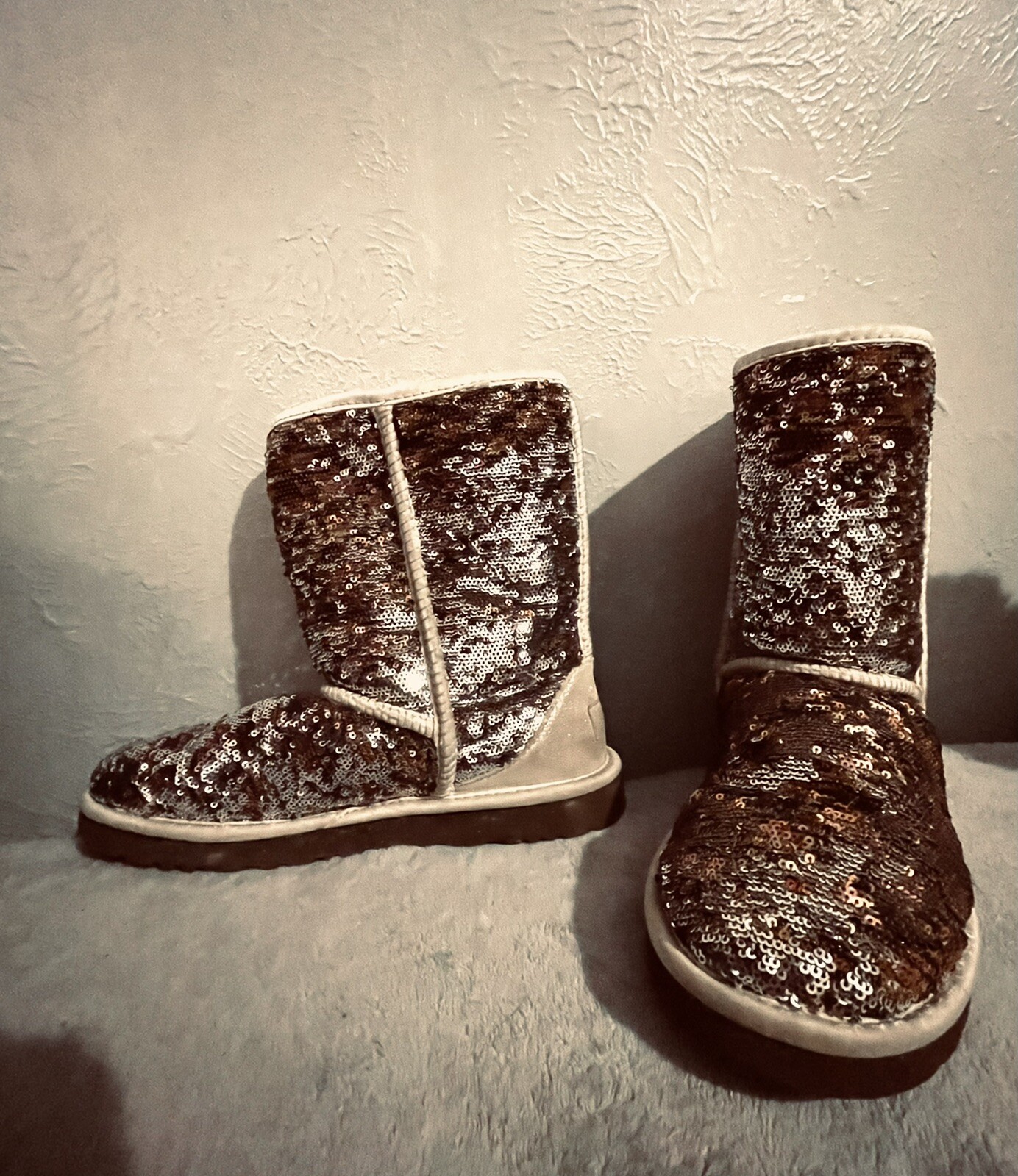 UGG Classic Short Sequin Boots Fully 