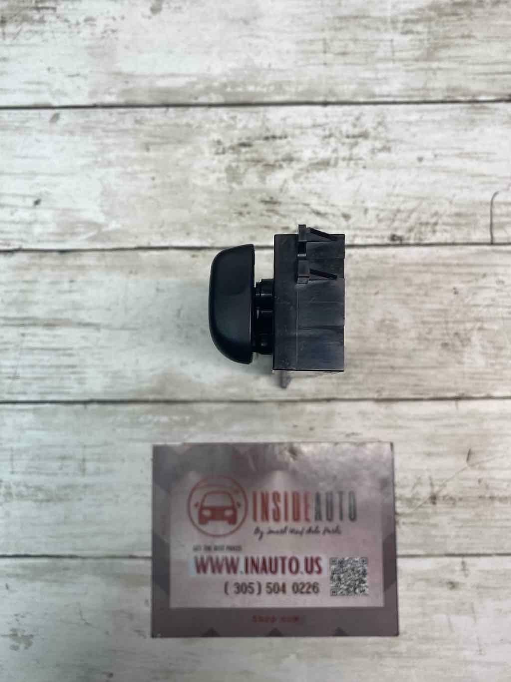 Bouton Lève-vitre Pour Modus Et Grand Modus (avant Gauche