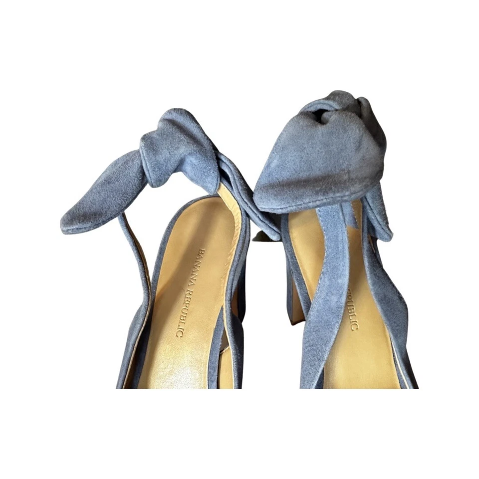 Tacón Banana Republic Gamuza Cuero Azul Cadí en Talla 7M Usado en Excelente Condición Foto 3 de 4