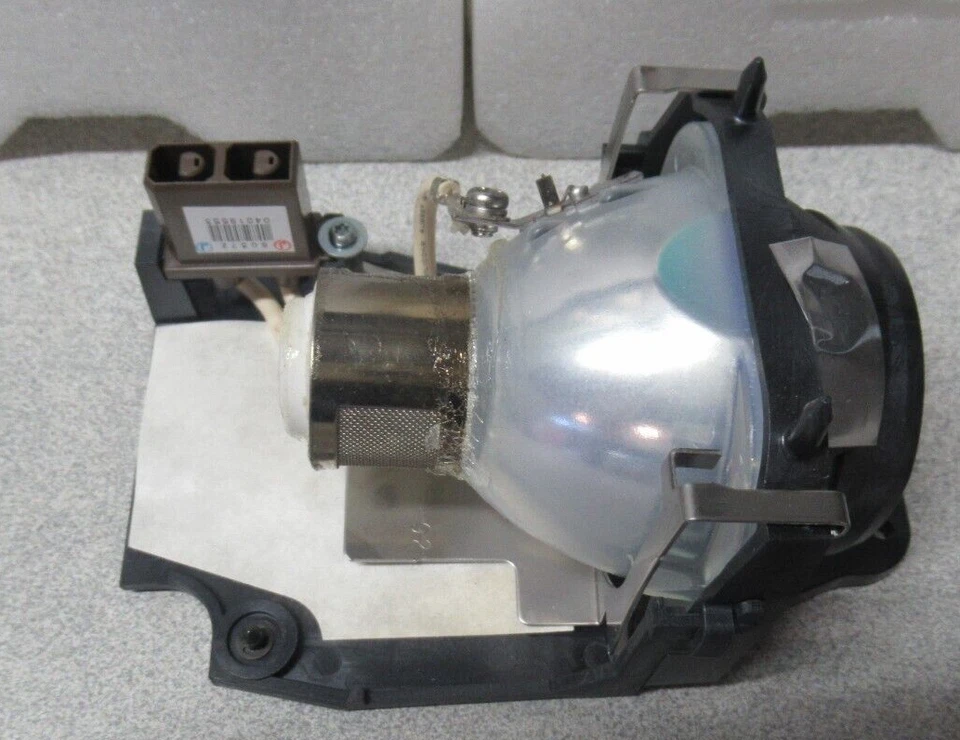 TOSHIBA TLPLMT5A MODULE DE LAMPE DE REMPLACEMENT POUR PROJECTEUR - Photo 2/4