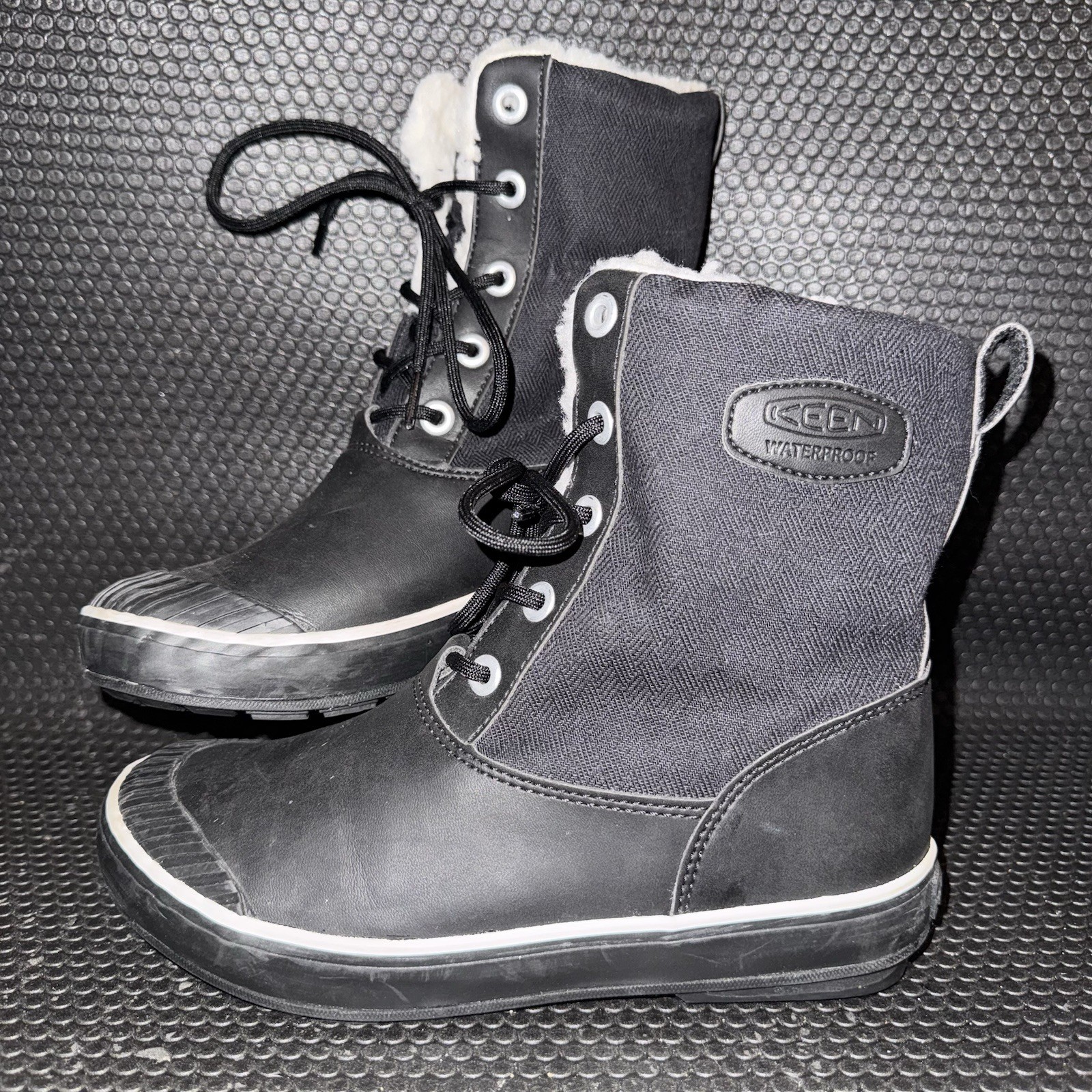 Stivali invernali impermeabili KEEN Elsa foderati sherpa nero bianco donna taglia 7