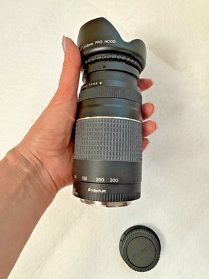 Canon Zoom LENS  75-300mm f/4 -5.6 Macro Great for events shooting