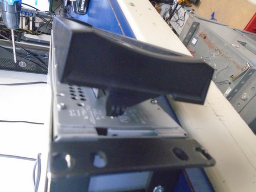 APC SMT1500RM2U UPS No Batteries - Picture 5 of 5