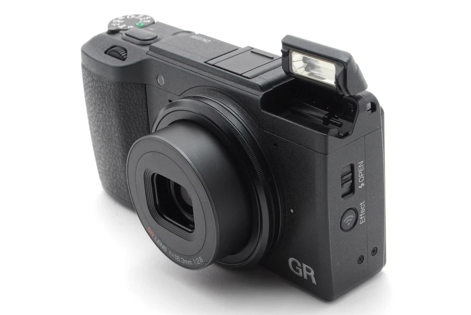 "Near MINT w/Box" Ricoh GR II 16.2 MP Point and Shoot Compact Digital Camera - Image 4 of 4