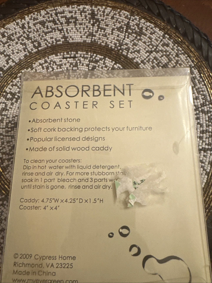 Juego de 4 posavasos de piedra absorbente para el hogar de ciprés con monograma "A" con carrito Foto 3 de 4