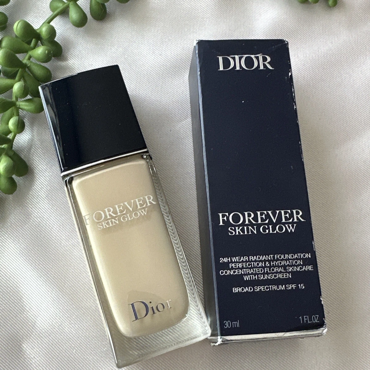 Dior forever top skin glow 0n