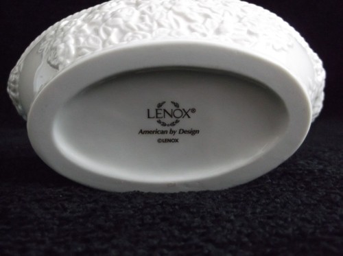 Lenox Lot Of 3 Ivory Pieces, Vase, Bowl, Basket all Trimmed in Gold - Picture 11 of 12