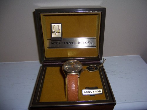 Vintage Boxed Accutron Bulova Watch- Original Owners Manual Included. - Picture 4 of 19
