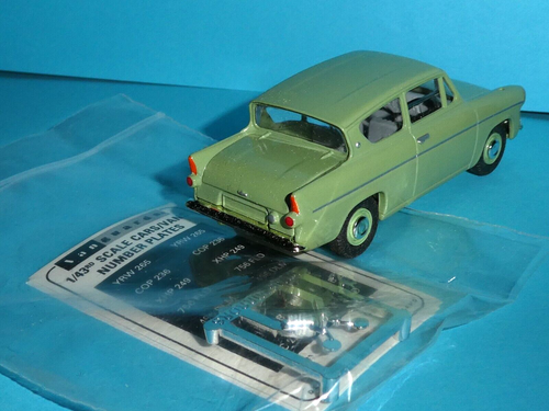 Ford Anglia Tipo 105 E Verde Pálido con interior claro 1960 Lledo Vanguards Nuevo - Imagen 8 de 8
