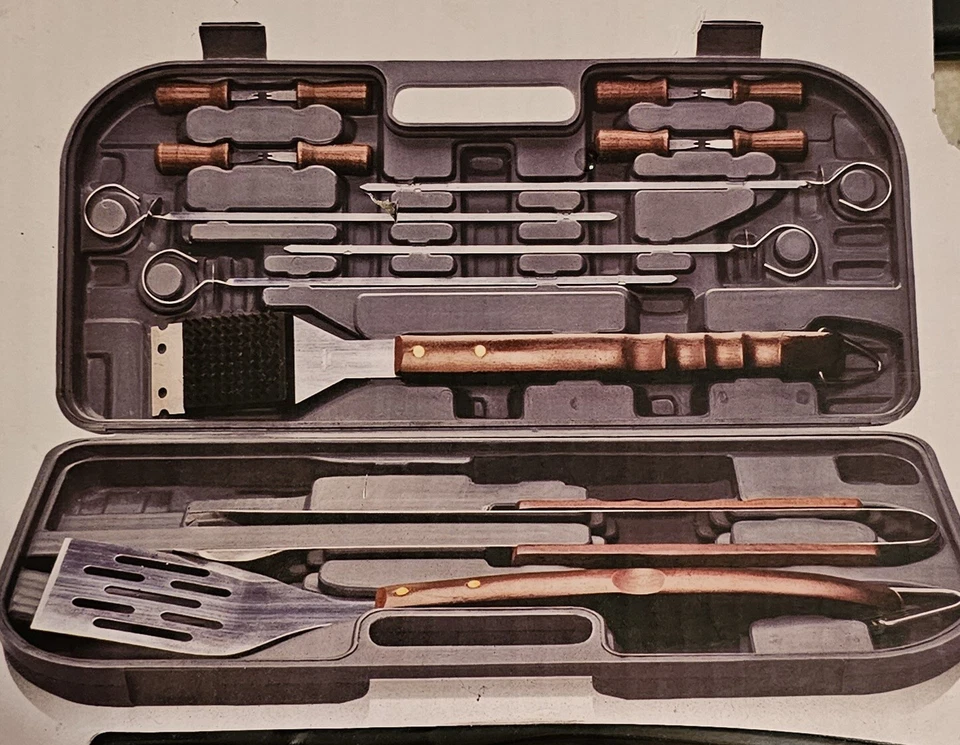 Juego de barbacoa Kenmore Grill 17 piezas con horquilla de temperatura digital estuche rígido moldeado nuevo en caja Foto 2 de 4