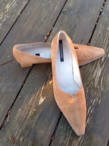 Court Shoe Tan Suede UK 7.5 Low Wood Heel Pointed Toe Vintage PETER KAISER - Picture 4 of 19
