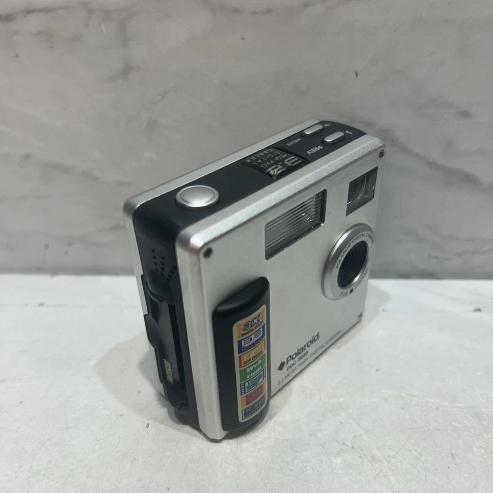 Vintage Polaroid PDC 3030 3.2MP Digital Camera + 64GB Memory Card & Case - Image 3 of 4