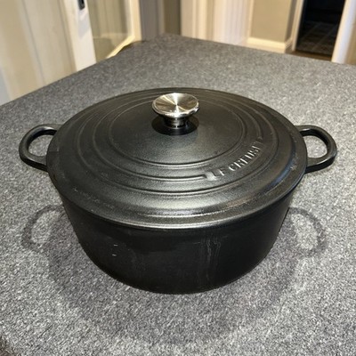 Le Creuset Gusseisen 26 cm rund Auflaufform mit Deckel matt schwarz 5,3L gebraucht 