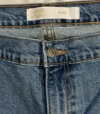 EUC~Signature By Levi Strauss Gold~Men’s Relaxed Fit~Med Wash Jeans~Sz W42 x L30