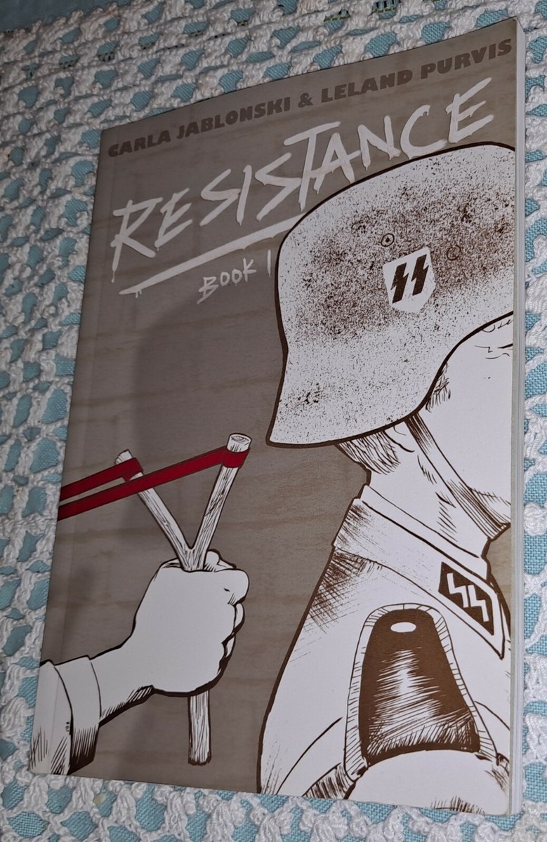 コミック・英語版　RESISTANCE BOOK.1 Resistance (Resistance, #1) by Carla Jablonski | Goodreads