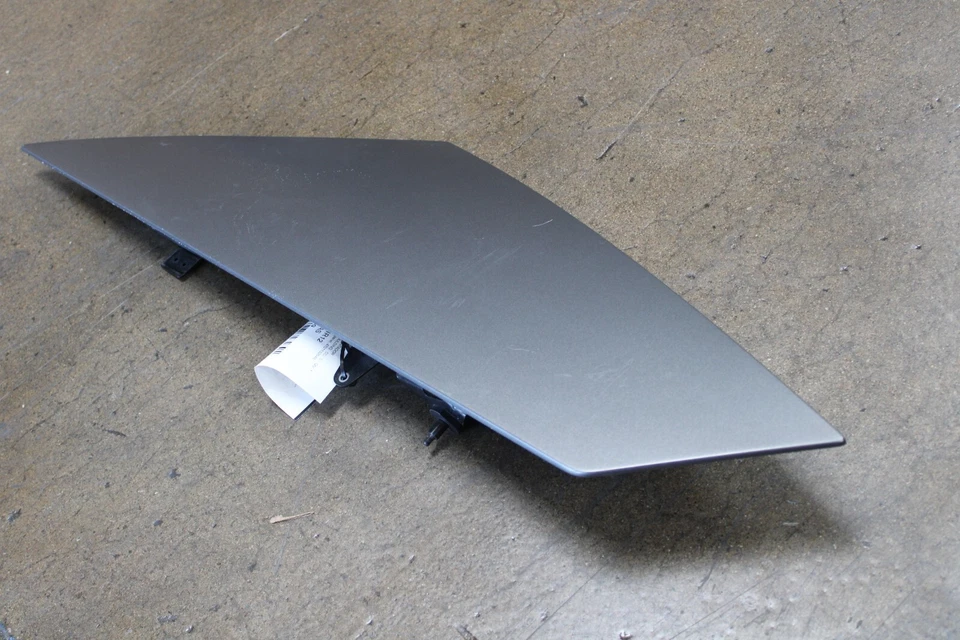 Lamborghini Aventador, diestro, derecho, ala de murciélago, rayado, usado, P/N 470119264B Foto 2 de 4