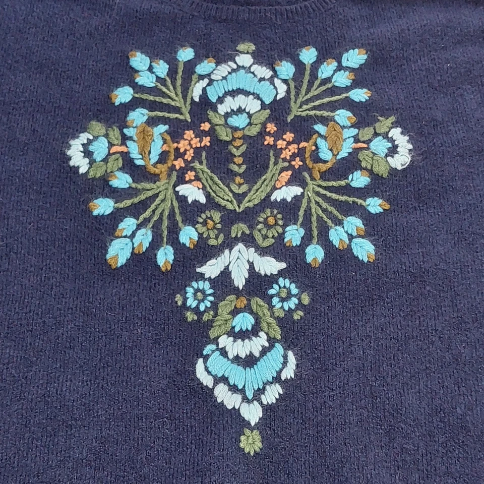 Suéter Sonoma Azul Marino Suéter Bordado Diseño Flores Talla Mediana Foto 2 de 4