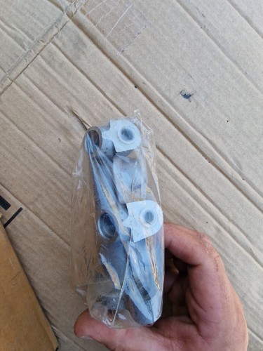 Bendix 3613046 Brake Master Cylinder - Picture 3 of 5