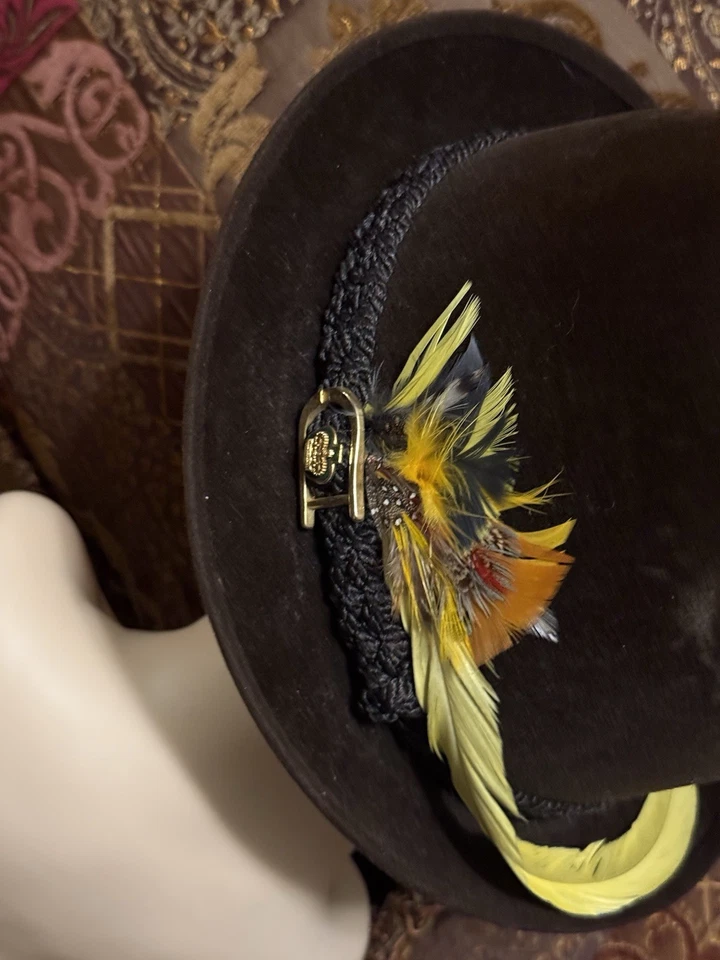 BILTMORE VELVET HAT FEDORA TERRA BROWN MADE IN CANADA VINTAGE Feathers Emblem - Image 2 of 4